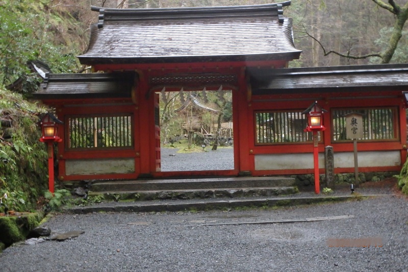 貴船神社　奥宮の山門