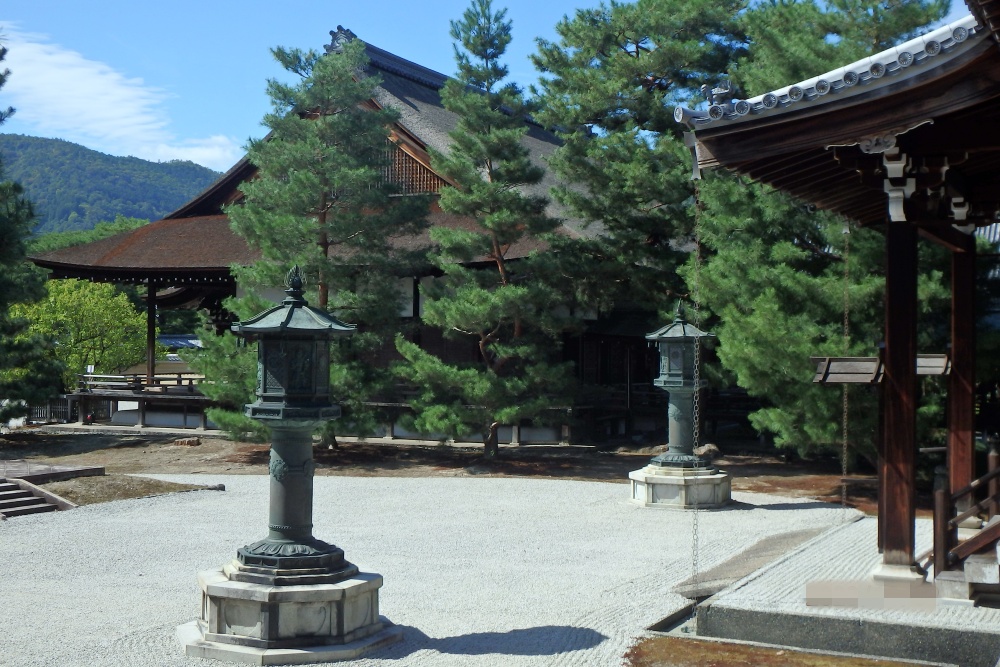 心教前殿から見た宸殿