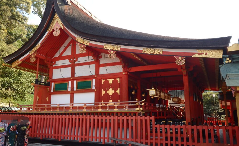 伏見稲荷大社　稲荷造りの本殿