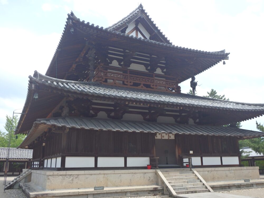 西院伽藍最古の金堂